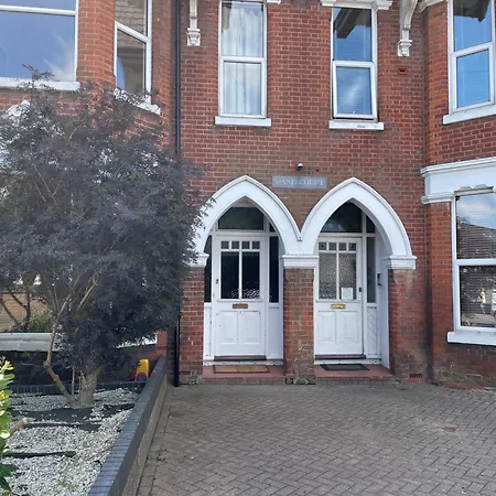 Number 10 Service Apartment - Danes Southampton Esterno foto