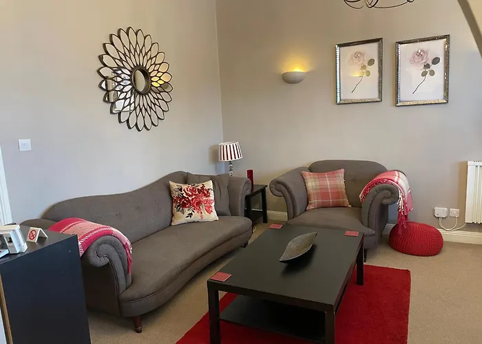 Number 10 Service Apartment - Danes
