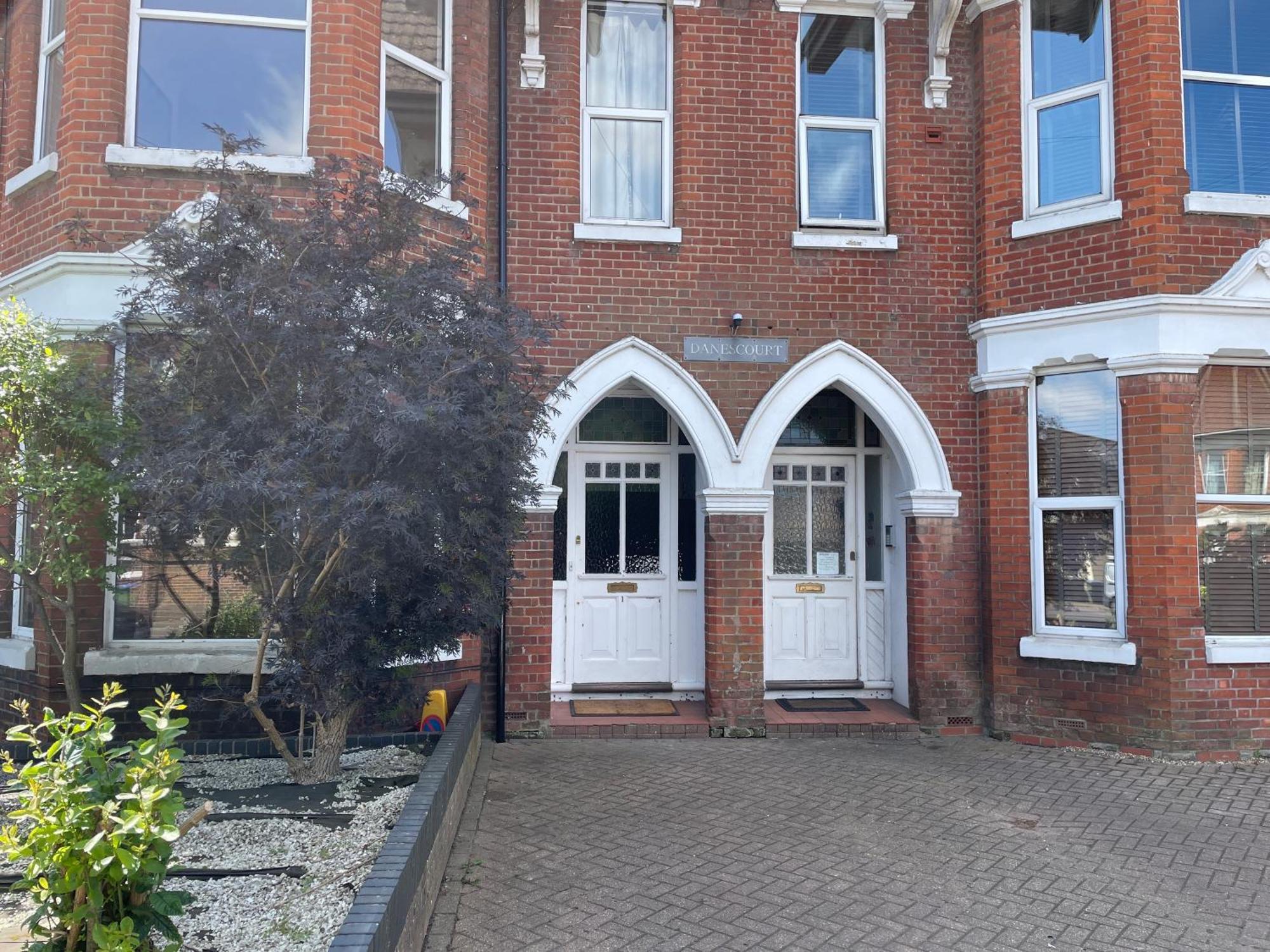Number 10 Service - Danes Apartment Southampton